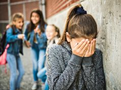 Fortaleciendo a tu Hijo: Cómo Enseñarle a Defenderse de Niños Crueles