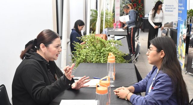 Hermosillenses acuden a la Séptima Feria, Hermosillo CRECE con Empleo