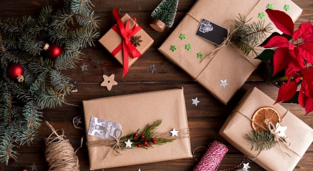 Envolturas navideñas sostenibles: simples, económicas y creativas