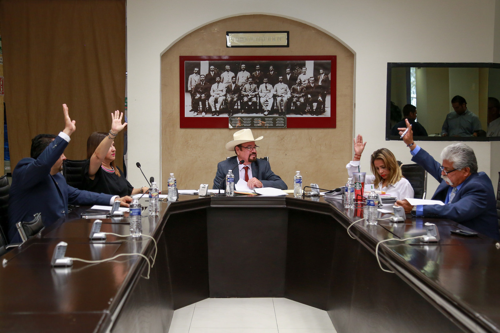 41503734432_5ed0187167_h