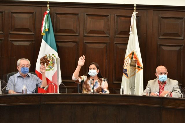 90E33243-5334-404C-B74E-9BDFB5603805