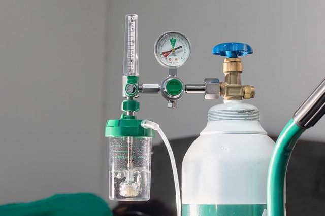 medical oxygen flow meter and tank 1 5 7