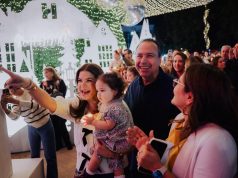 Viven familias de Hermosillo espectacular encendido de árbol navideño