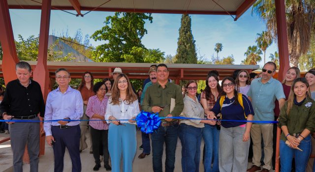 Entrega rectoría obras de mejoramiento del estacionamiento principal del DAG